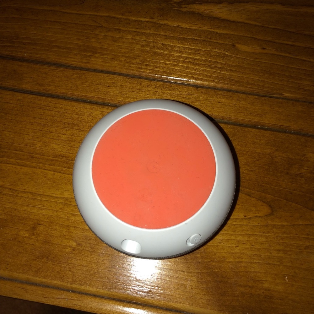 Google Home Mini - Picture 2 of 3